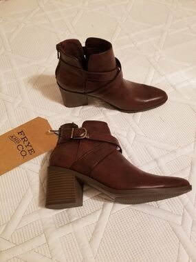 FRYE and Co Pembrooke Brown Womens 6 Ankle Booties Shoes